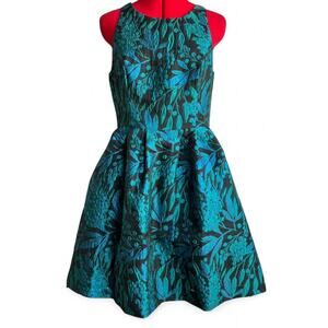 Lilly Pulitzer Jollian Brocade Dress in Berry Wild Metallic Brocade Size 6